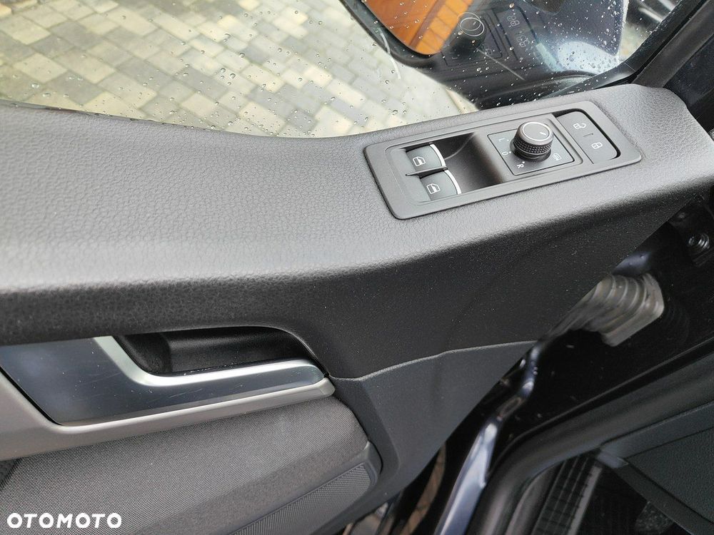 Volkswagen Multivan 2.0 TDI L1 Generation SIX - 16