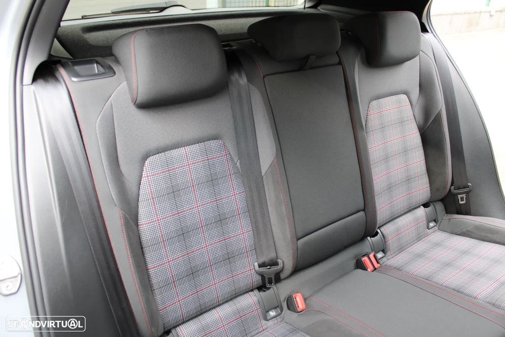 VW Golf 2.0 TSI GTI DSG Performance - 49