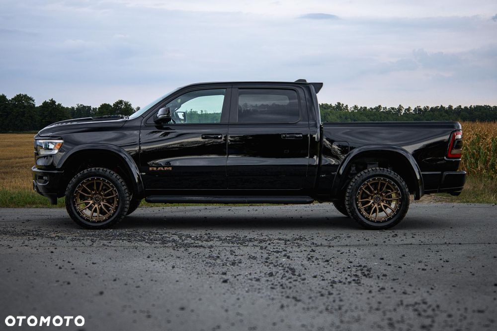 RAM 1500 5.7 Crew Cab Shortbed Laramie Black - 17
