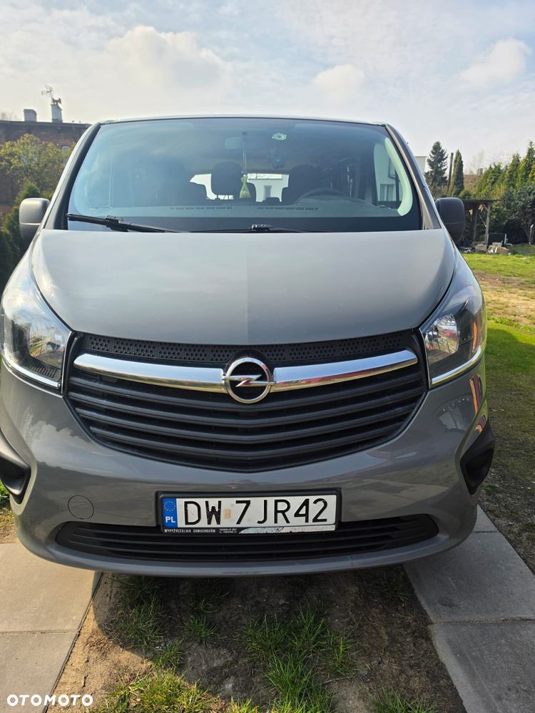 Opel Vivaro - 1
