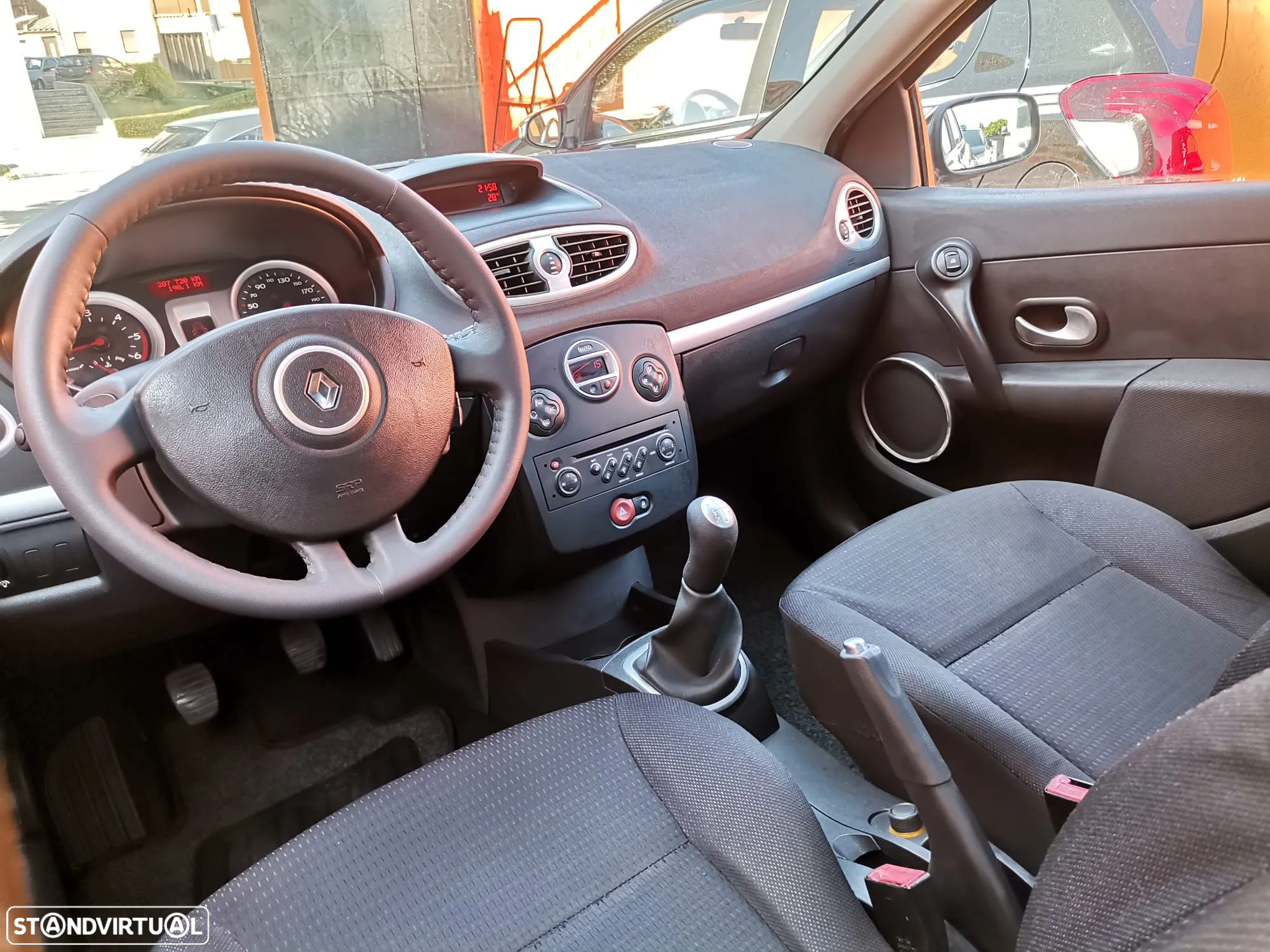 Renault Clio 1.5 dCi Dynamique S - 10