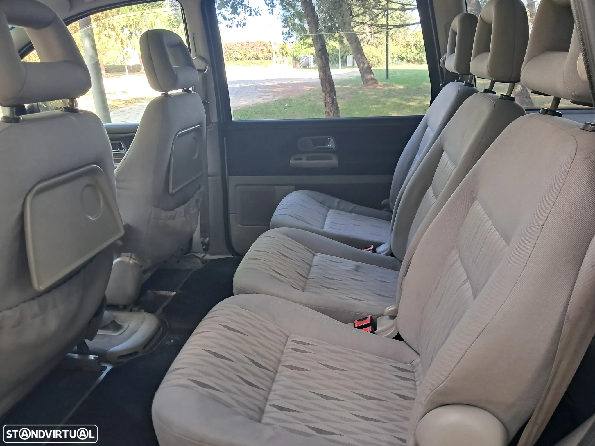 Ford Galaxy 1.9 TDi Ghia - 10