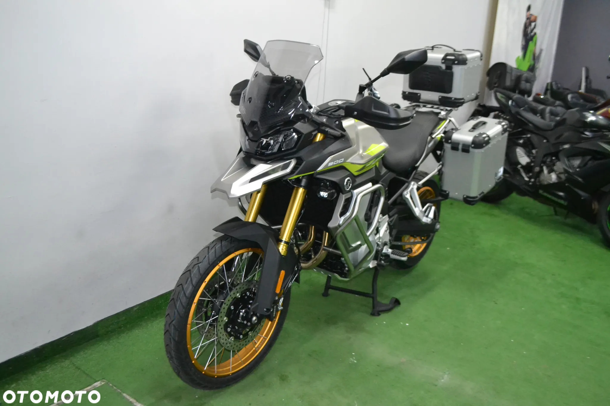 VOGE 900DSX - 12