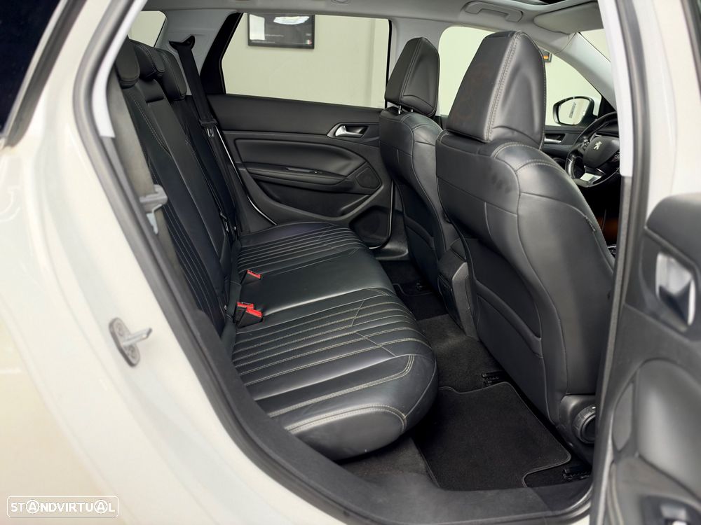 Peugeot 308 SW BlueHDi 120 EAT6 Stop & Start Allure - 22