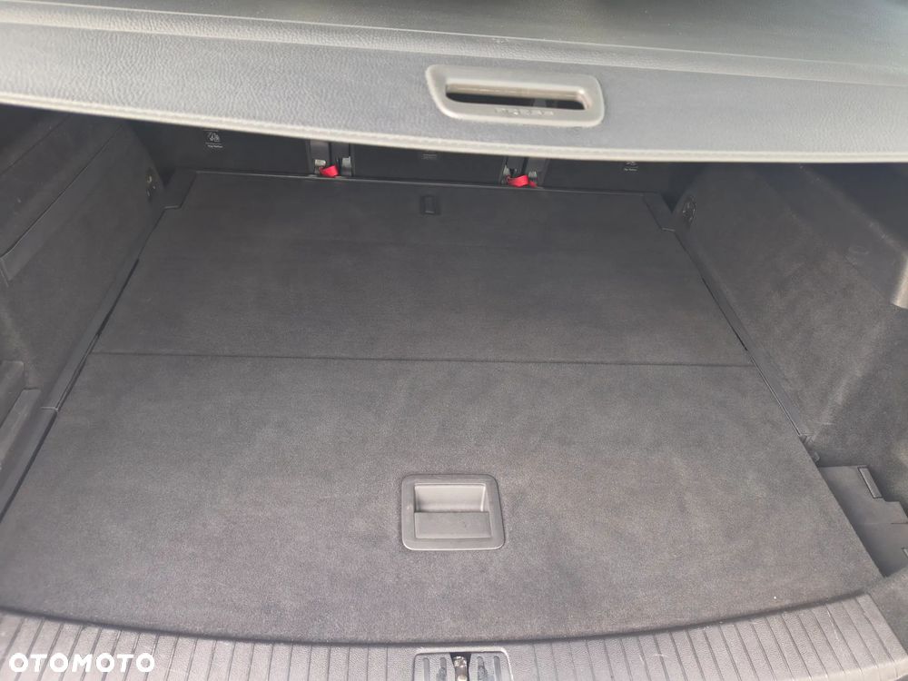 Volkswagen Touran - 27