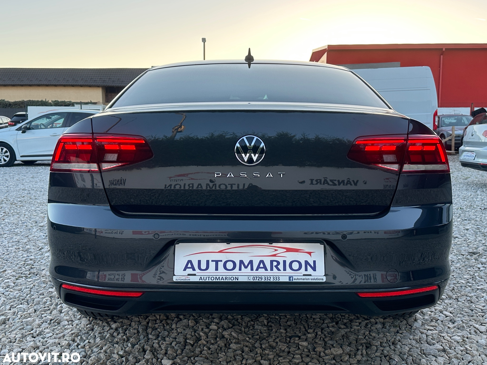 Volkswagen Passat - 4