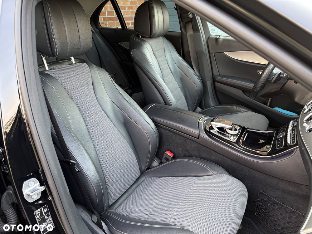 Mercedes-Benz Klasa E 200 4Matic 9G-TRONIC Avantgarde - 28