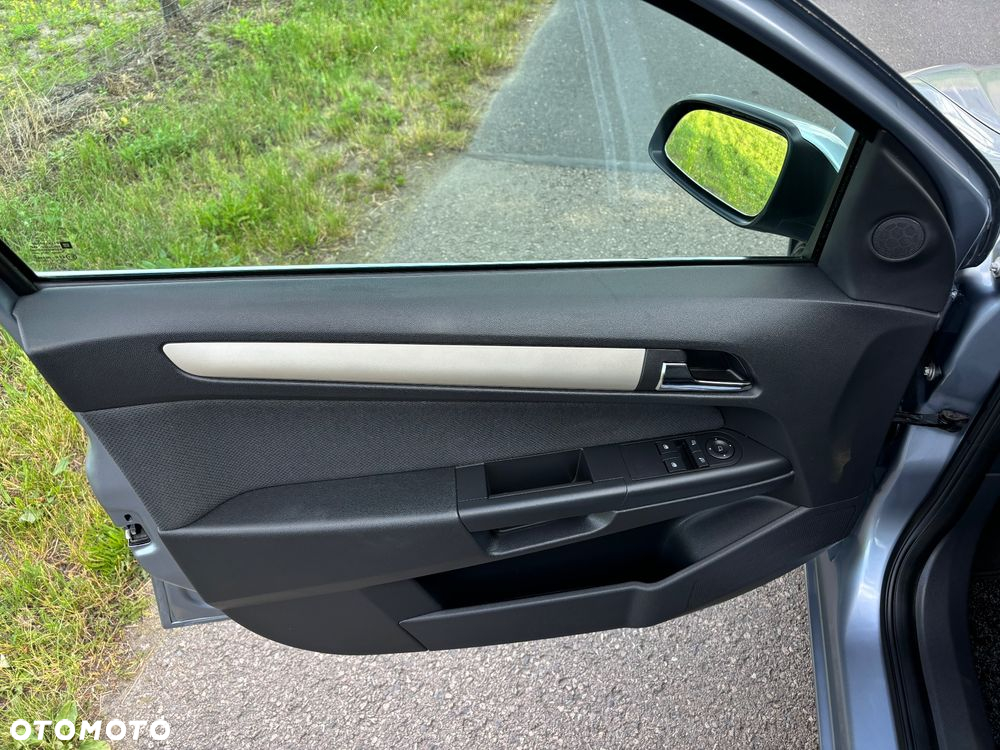 Opel Astra 1.6 Sport - 33