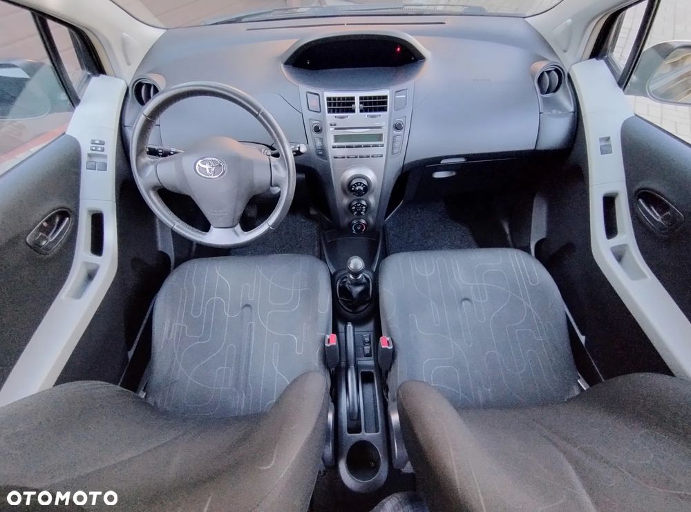 Toyota Yaris 1.33 Active - 25