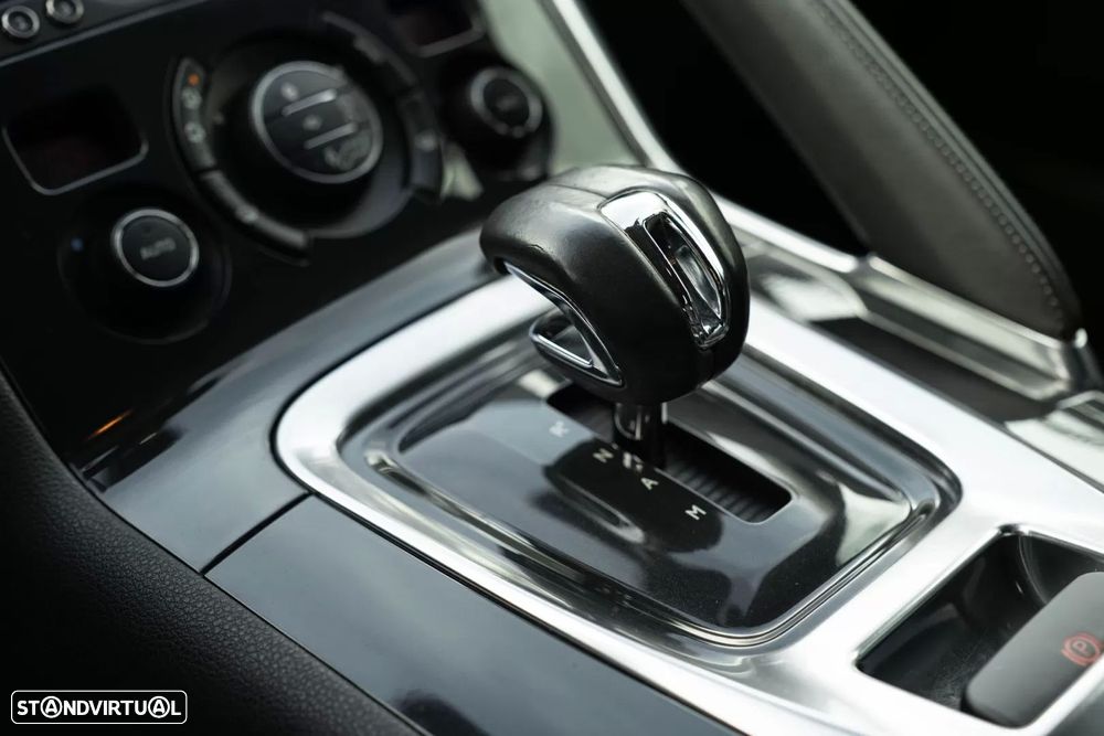 Peugeot 3008 2.0 HDi Hybrid4 - 14