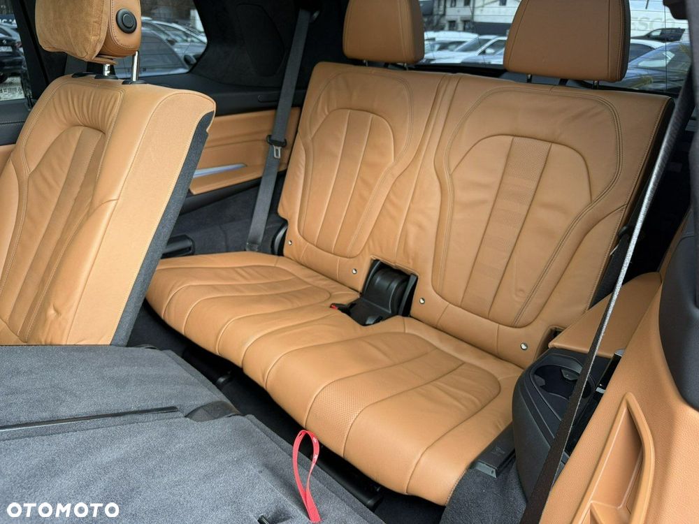BMW X7 M50i sport - 27