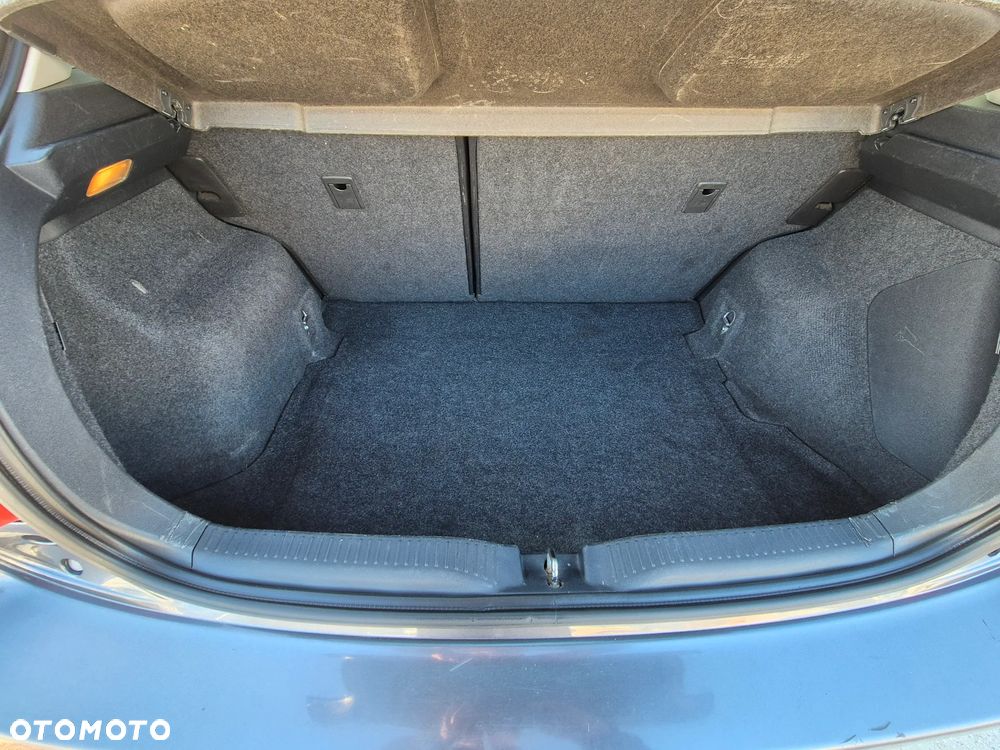 Toyota Auris 2.0 D-4D Sol - 17