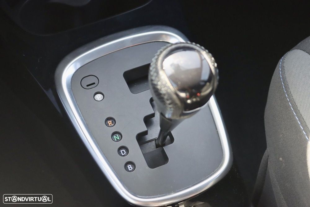 Toyota Yaris 1.5 HSD Active - 9
