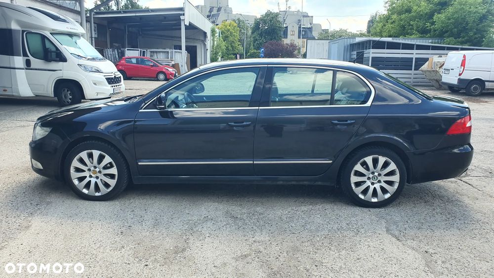 Skoda Superb 2.0 TDI Elegance DSG - 26