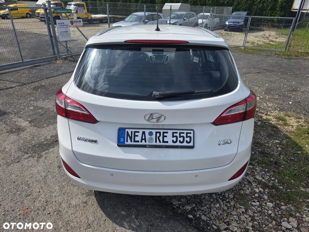 Hyundai i30 i30cw 1.4 Trend - 3