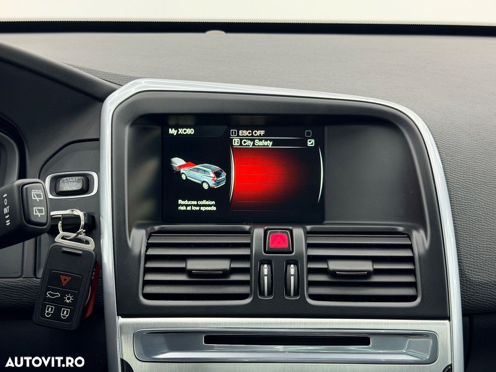 Volvo XC 60 D4 Geartronic Ocean Race - 32