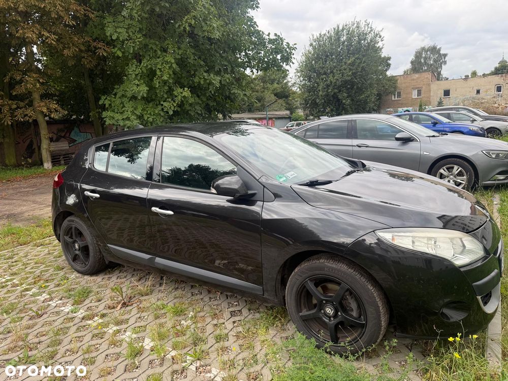 Renault Megane 1.6 Emotion - 1