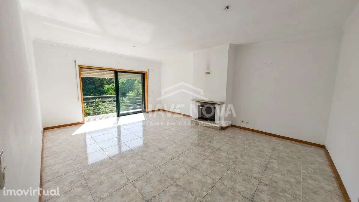 T3+1 c/ Varanda e Lugar de Garagem em Pedroso - Grande imagem: 4/20