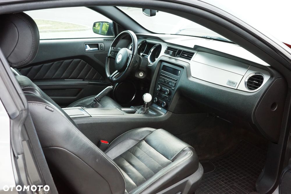 Ford Mustang 3.7 V6 Premium - 18
