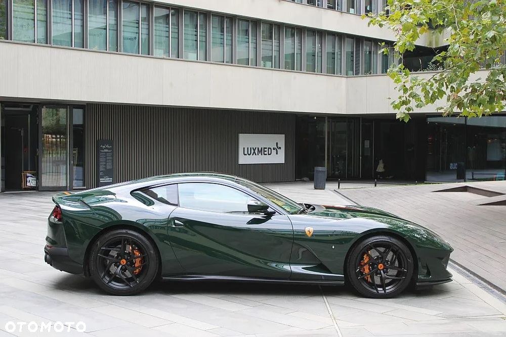 Ferrari 812 Superfast - 6