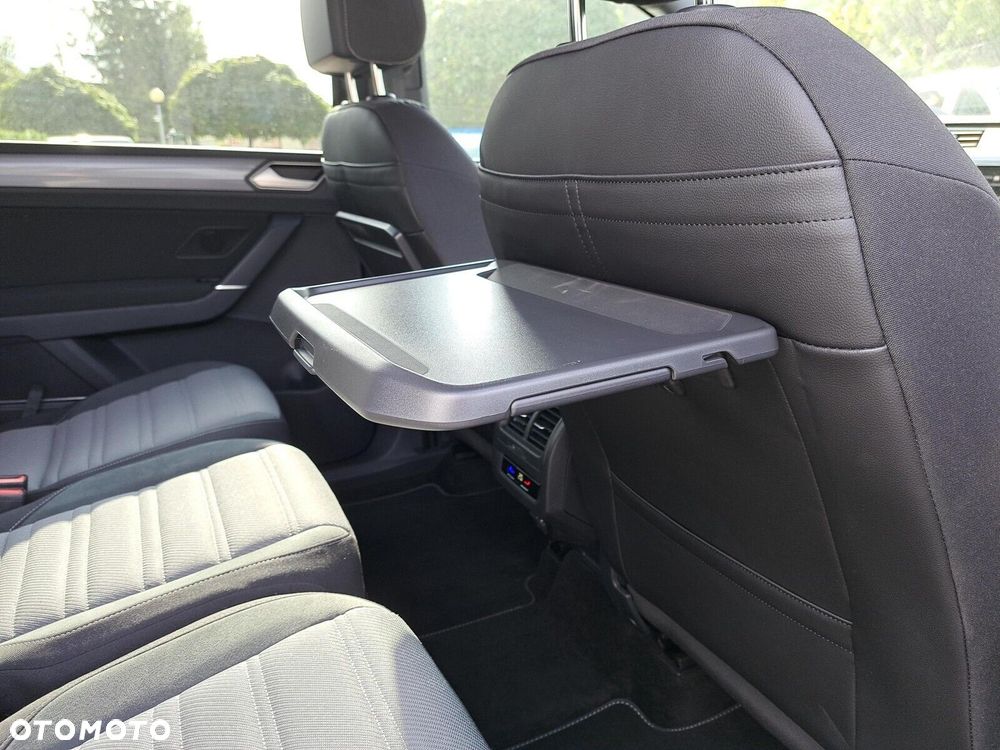 Volkswagen Touran - 24