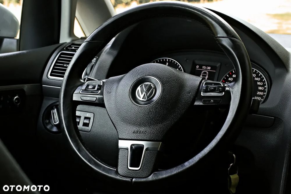 Volkswagen Touran 1.6 TDI DPF STYLE - 32