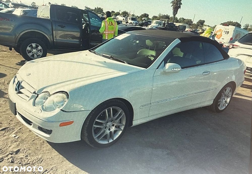 Mercedes-Benz CLK - 21