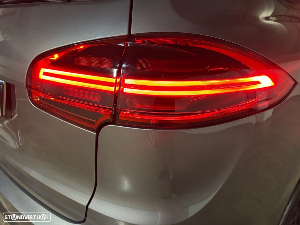 Porsche Cayenne S E-Hybrid - 13