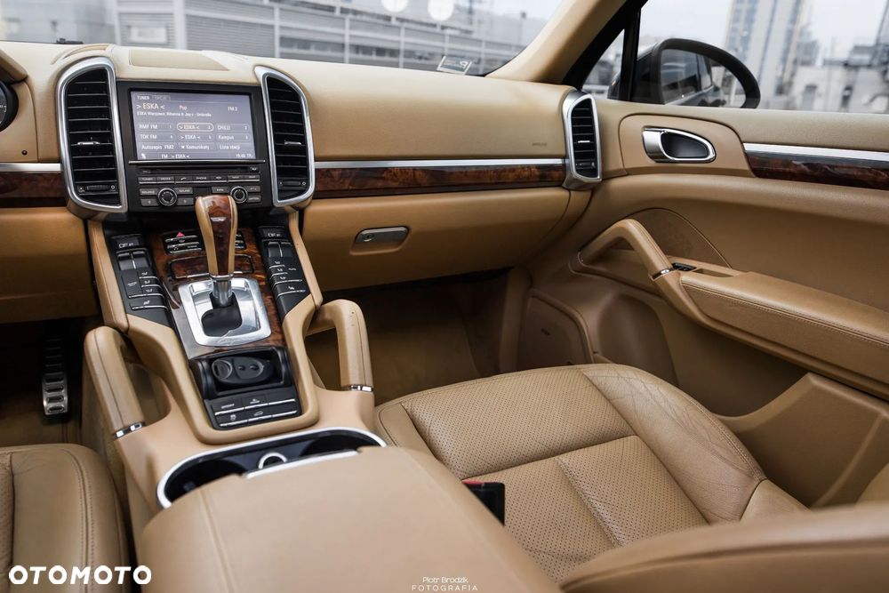 Porsche Cayenne - 15