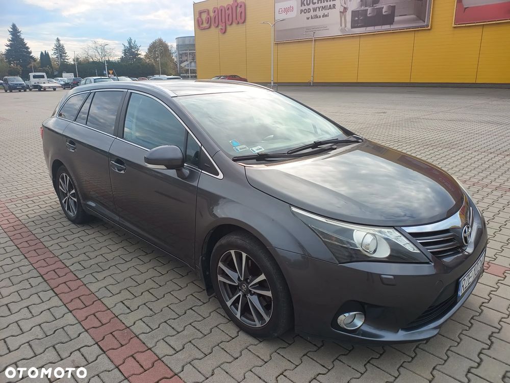 Toyota Avensis 2.0 D-4D Sol - 4