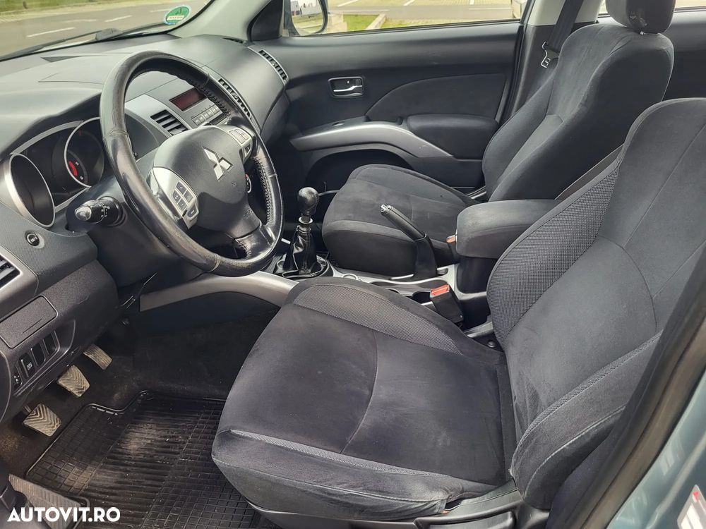 Mitsubishi Outlander - 5