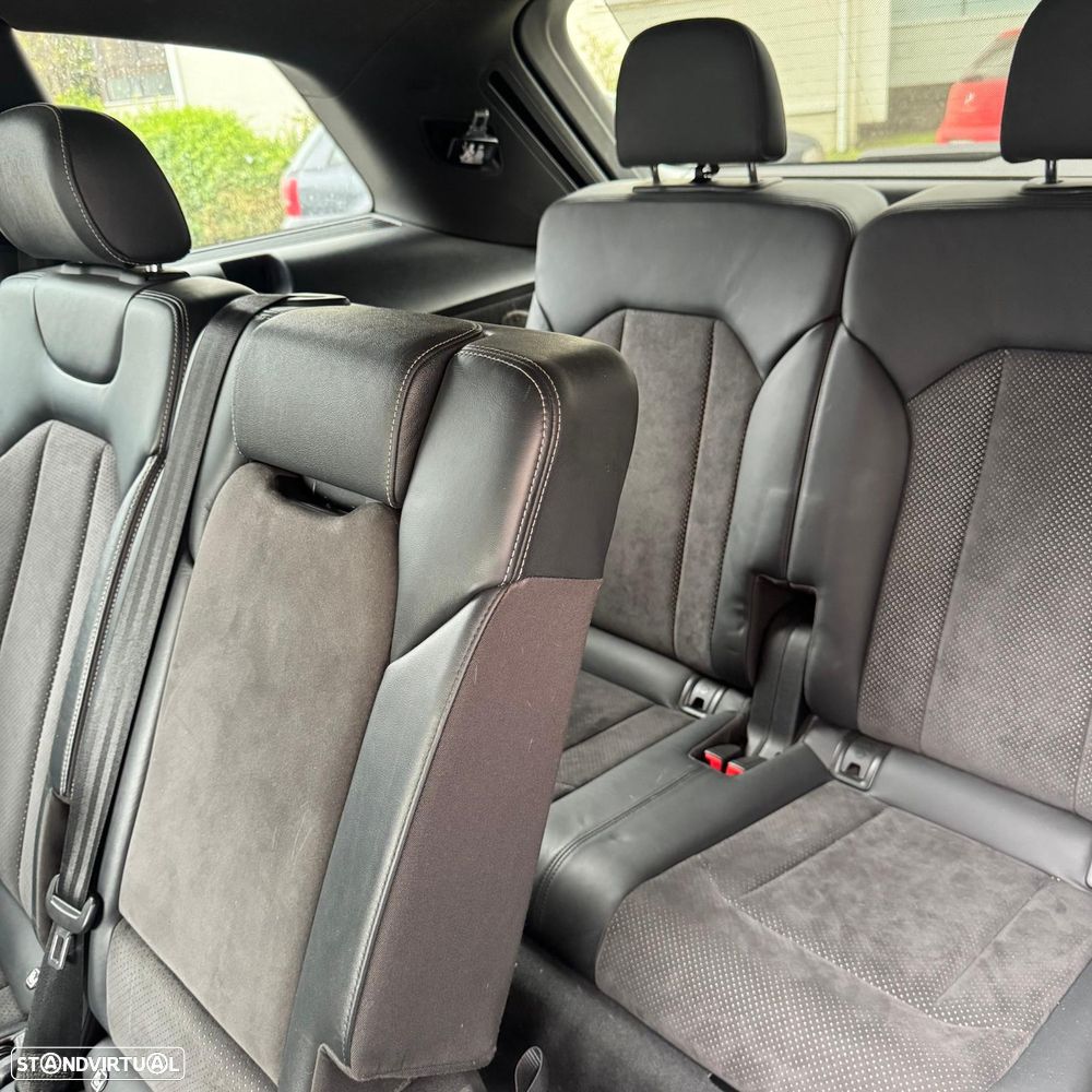 Audi Q7 3.0 TDI quattro S-line Tiptronic 7L - 27