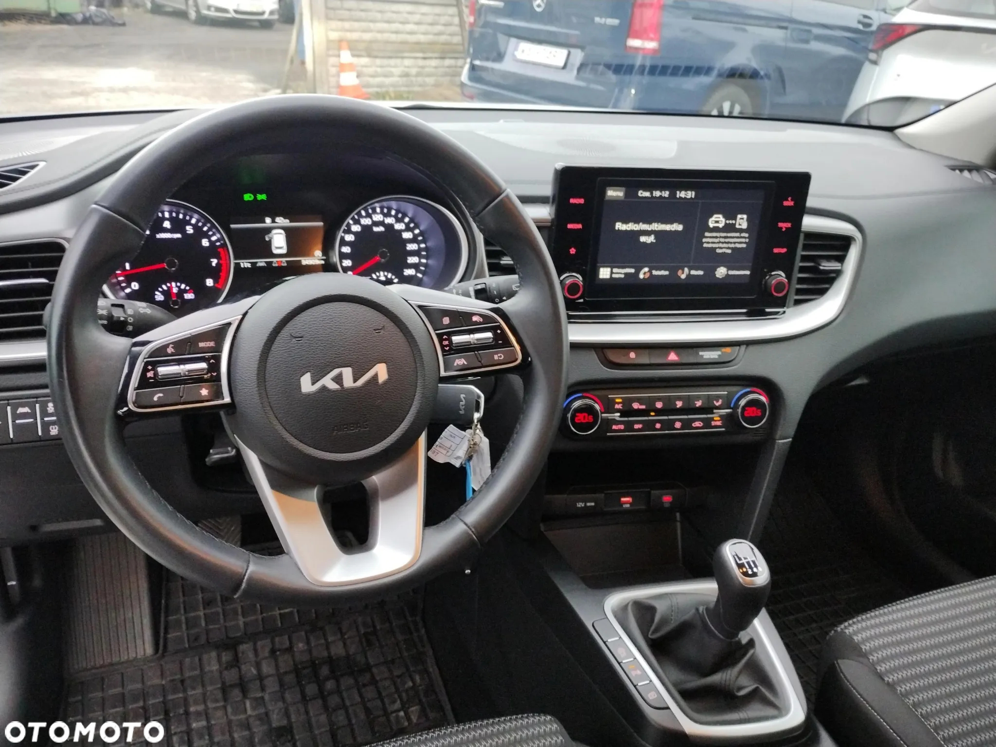 Kia Ceed 1.5 T-GDI M - 13