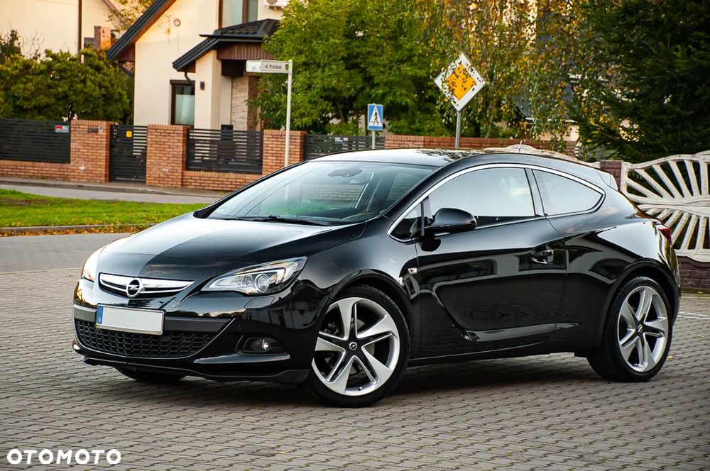 Opel Astra GTC 1.6 Turbo Innovation - 2