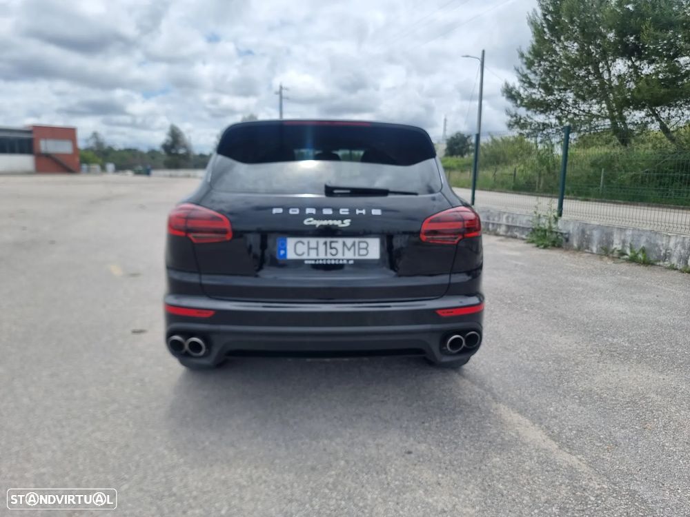 Porsche Cayenne S E-Hybrid - 3