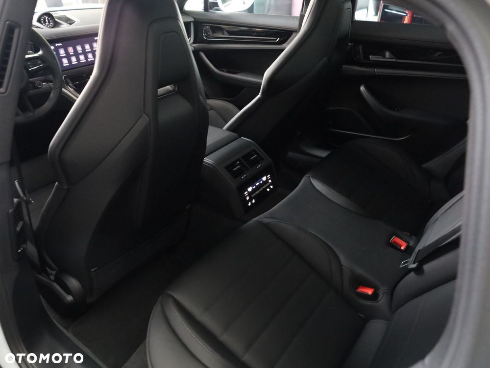 Porsche Panamera - 18