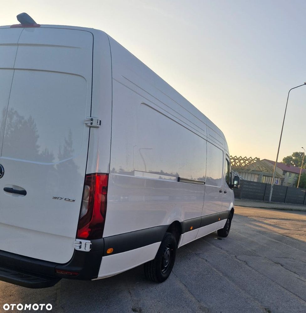 Mercedes-Benz Sprinter - 4