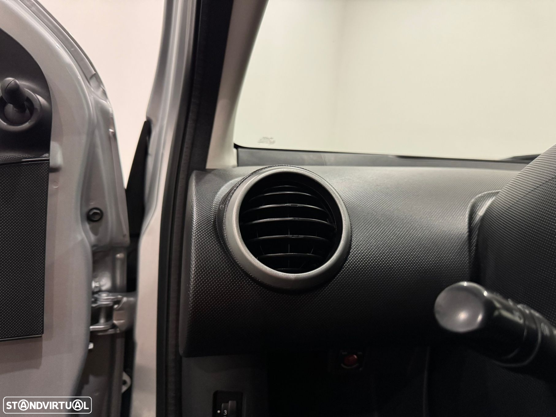 Peugeot 107 1.0 Urban - 40