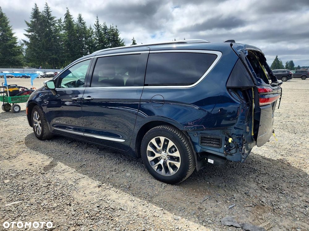 Chrysler Pacifica - 3