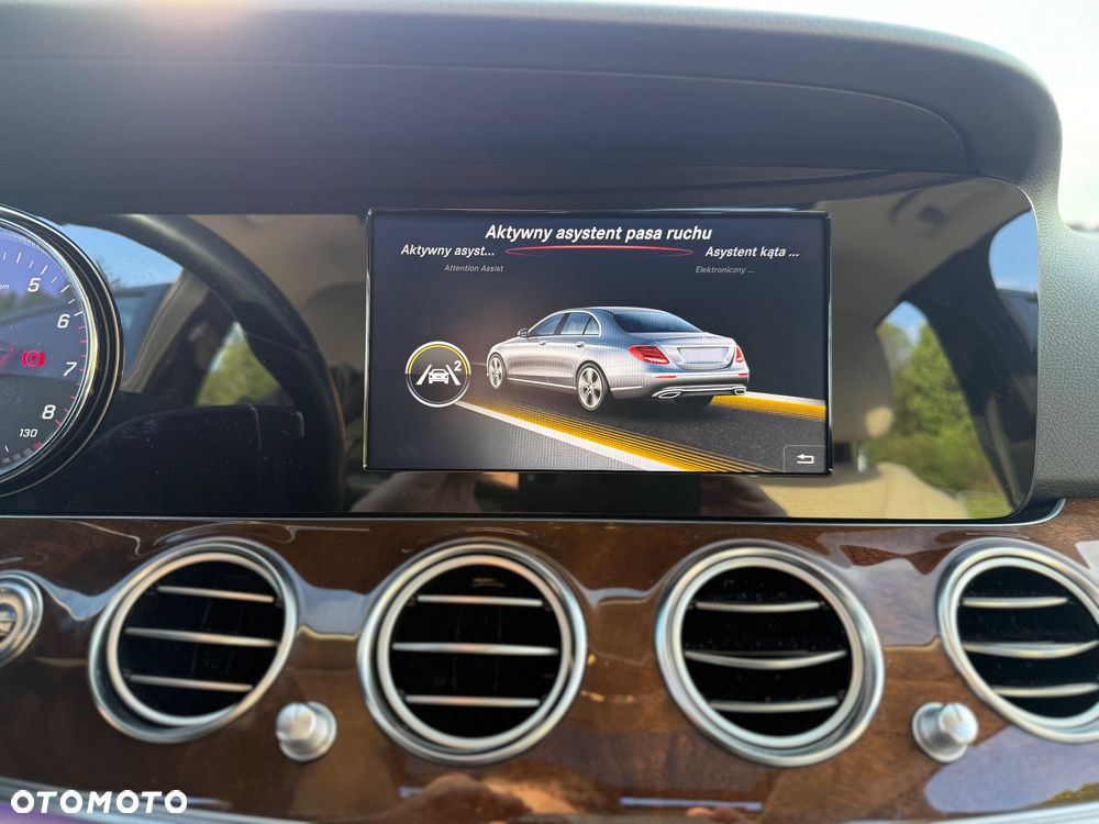 Mercedes-Benz Klasa E 200 CGI BlueEFFICIENCY Automatik Avantgarde - 36