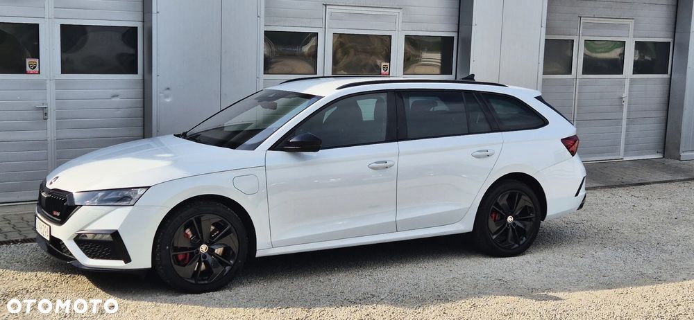 Skoda Octavia 1.4 TSI DSG RS First Edition - 11