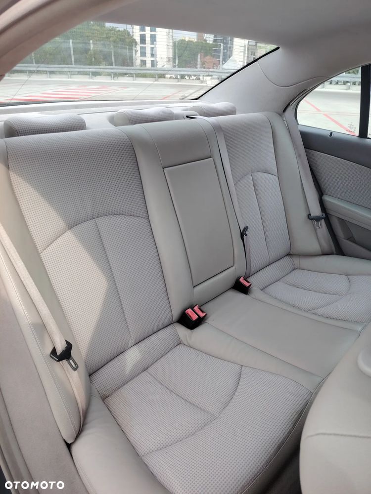 Mercedes-Benz Klasa E 220 CDI Automatik Avantgarde DPF - 12