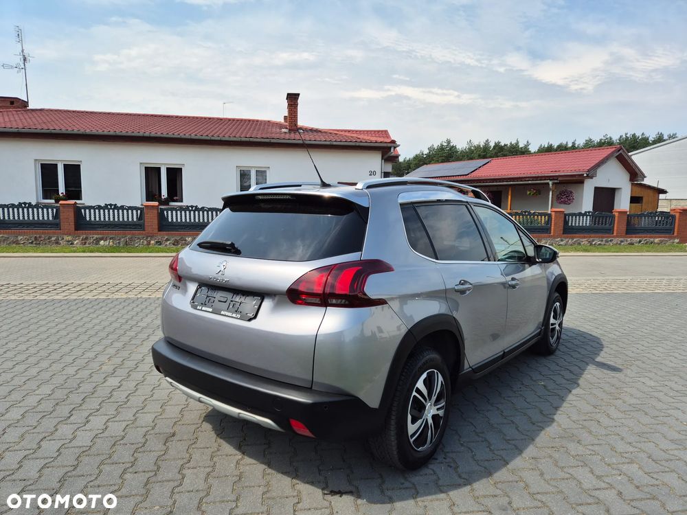 Peugeot 2008 1.2 Pure Tech Allure S&S - 5