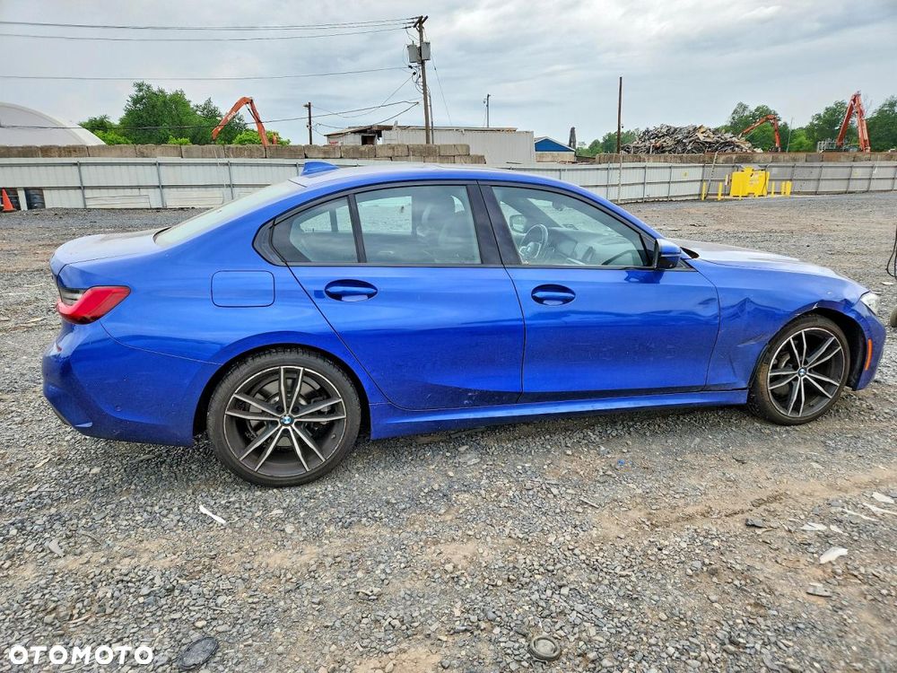 BMW Seria 3 330i xDrive M Sport - 4