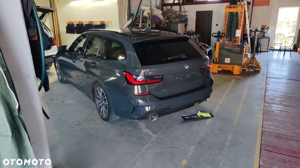 BMW Seria 3 320d xDrive M Sport - 24