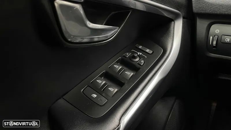 Volvo V40 2.0 D2 R-Design - 30