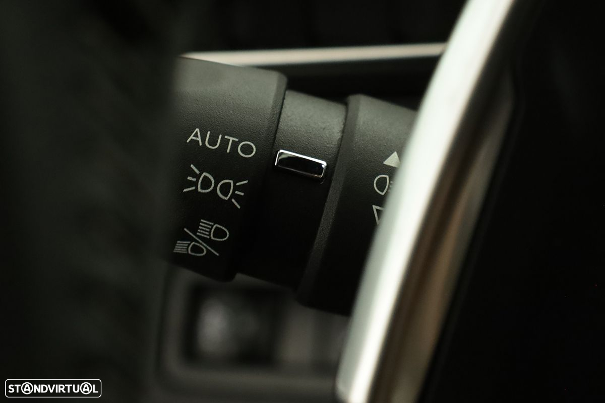 Peugeot 3008 1.6 Hybrid Allure e-EAT8 - 16