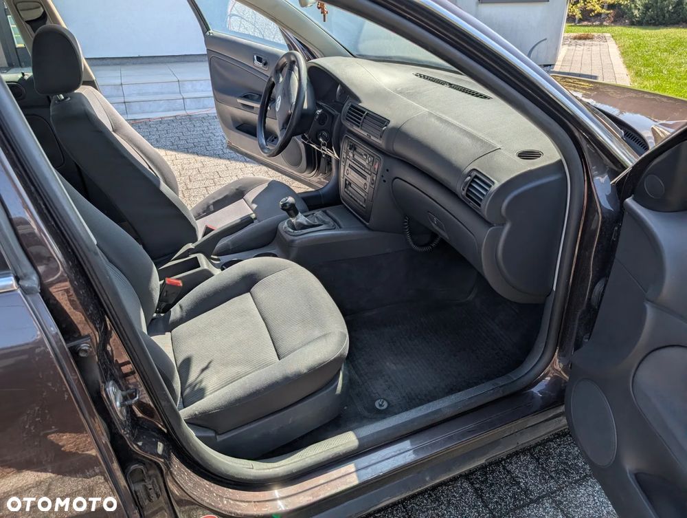 Volkswagen Passat 1.9 TDI - 13