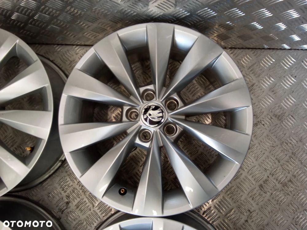 Felgi Skoda Scala Kamiq Fabia Rapid 6Jx16 et38 5x100 - 3