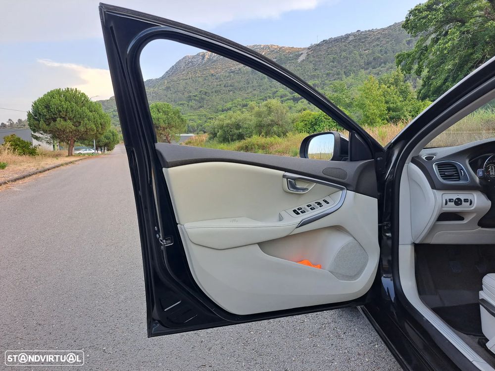 Volvo V40 D2 - 14
